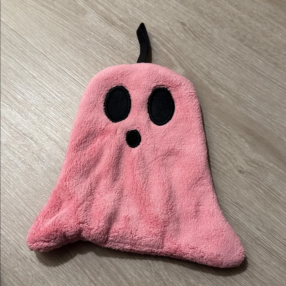 Plush Hand Towel Set NEW 🏷️
